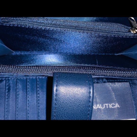 NWT Beautiful, Nautica Wallet  Make an Offer 😊 - Picture 12 of 13